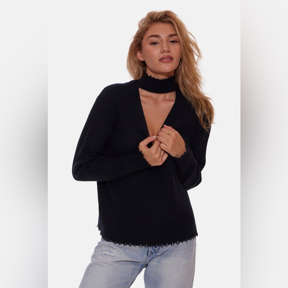 Chic Black V-Neck Sweater with Choker Accent